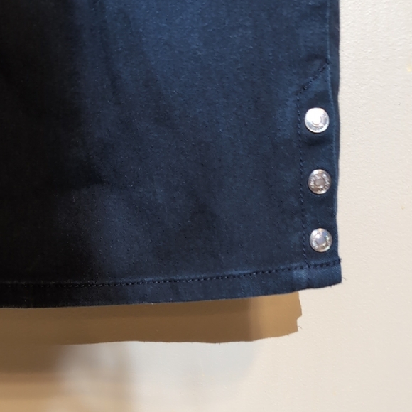 Bundle Of 2 NWT Gloria Vanderbilt Capris - Picture 5 of 7